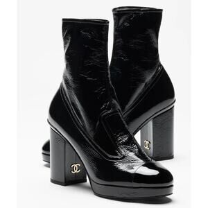 Chanel 2023 Interlocking CC Logo Short Boots Crumpled Patent Calfskin Boots